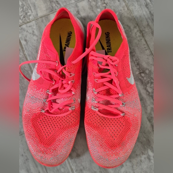 Nike Pink and White Athletic Shoes Modern Sporty Design - Picture 2 of 8